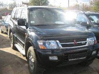 2001 Mitsubishi Pajero Pictures