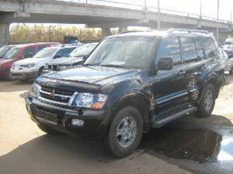 2001 Mitsubishi Pajero Pictures