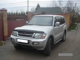 2001 Mitsubishi Pajero Photos