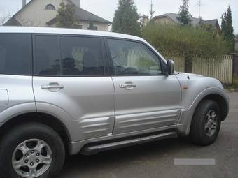 2001 Mitsubishi Pajero Photos