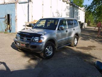 2001 Mitsubishi Pajero Pictures