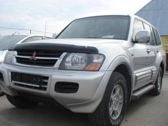 2001 Mitsubishi Pajero Images