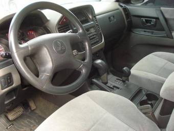 2001 Mitsubishi Pajero Photos