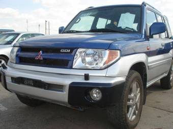 2001 Mitsubishi Pajero Photos