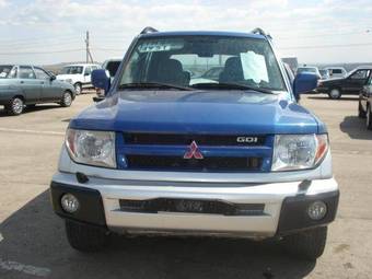 2001 Mitsubishi Pajero Images