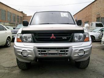 2001 Mitsubishi Pajero Photos