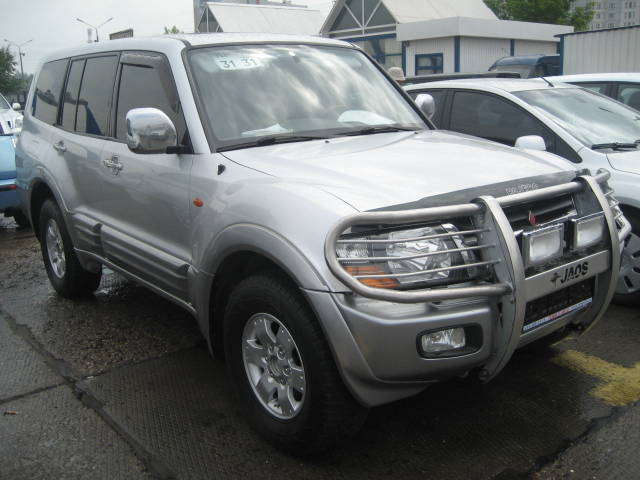 2001 Mitsubishi Pajero