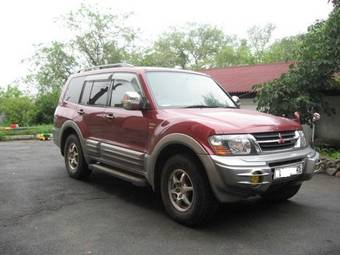 2001 Mitsubishi Pajero Pictures