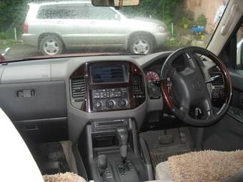 2001 Mitsubishi Pajero Photos