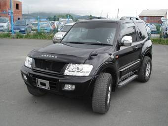 2001 Mitsubishi Pajero Pictures