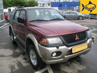 2001 Mitsubishi Pajero Photos