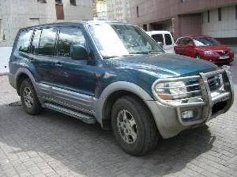 2001 Mitsubishi Pajero Photos