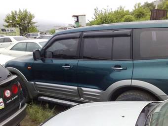 2001 Mitsubishi Pajero Photos