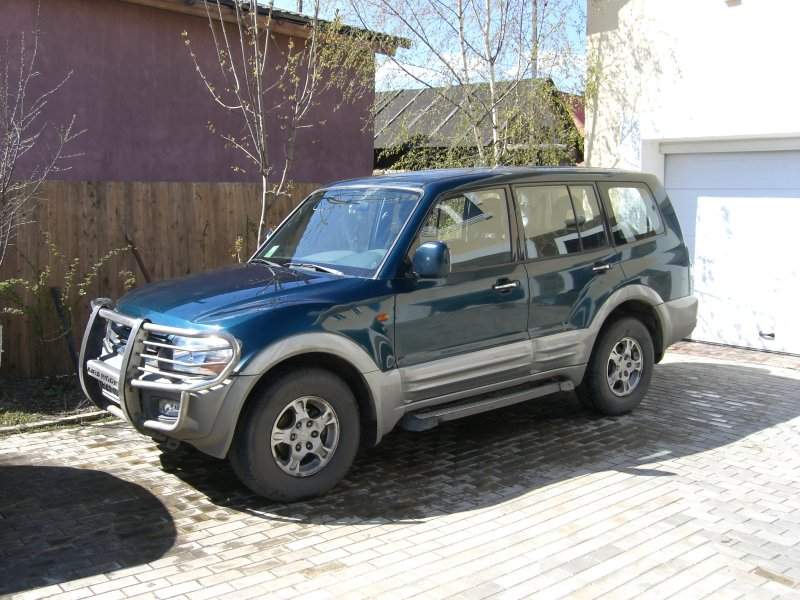 2001 Mitsubishi Pajero