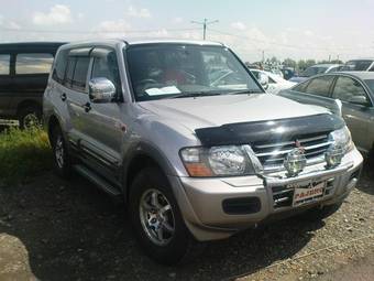 2001 Mitsubishi Pajero Pictures