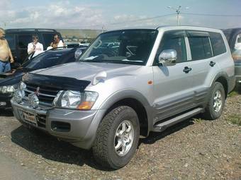 2001 Mitsubishi Pajero Pictures