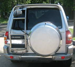 2001 Mitsubishi Pajero Photos