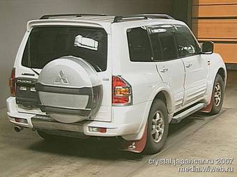 2001 Mitsubishi Pajero Pictures