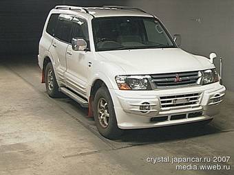 2001 Mitsubishi Pajero Photos