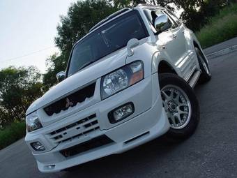 2001 Mitsubishi Pajero Photos