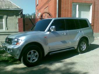 2001 Mitsubishi Pajero Photos