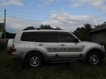 2001 Mitsubishi Pajero Photos