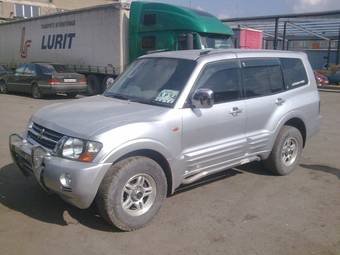 2001 Mitsubishi Pajero Pictures