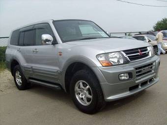 2001 Mitsubishi Pajero Pictures