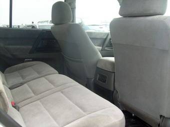 2001 Mitsubishi Pajero Photos