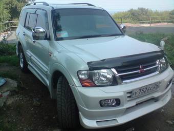 2001 Mitsubishi Pajero Pictures