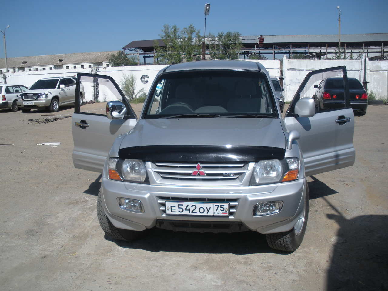 2001 Mitsubishi Pajero