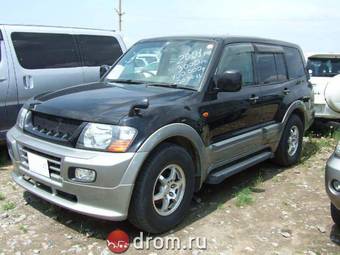 2001 Mitsubishi Pajero Photos