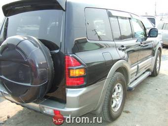 2001 Mitsubishi Pajero Photos