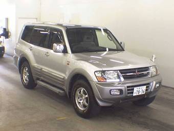 2001 Mitsubishi Pajero Photos