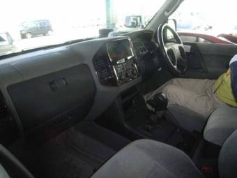 2001 Mitsubishi Pajero Photos