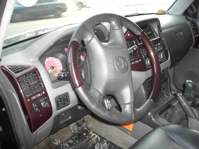 2002 Mitsubishi Pajero