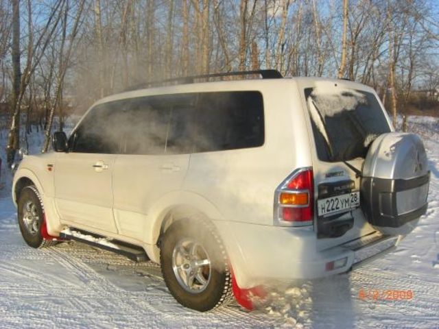 2002 Mitsubishi Pajero