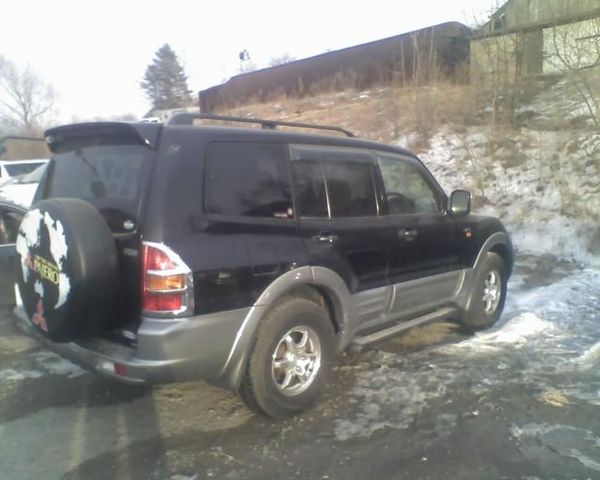 2002 Mitsubishi Pajero