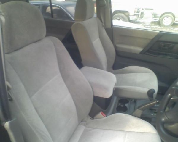 2002 Mitsubishi Pajero