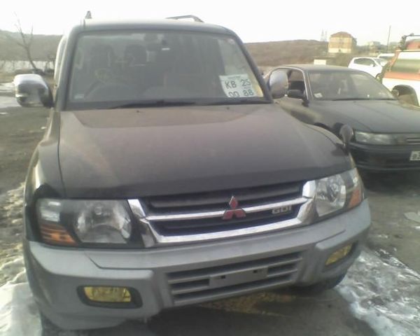 2002 Mitsubishi Pajero