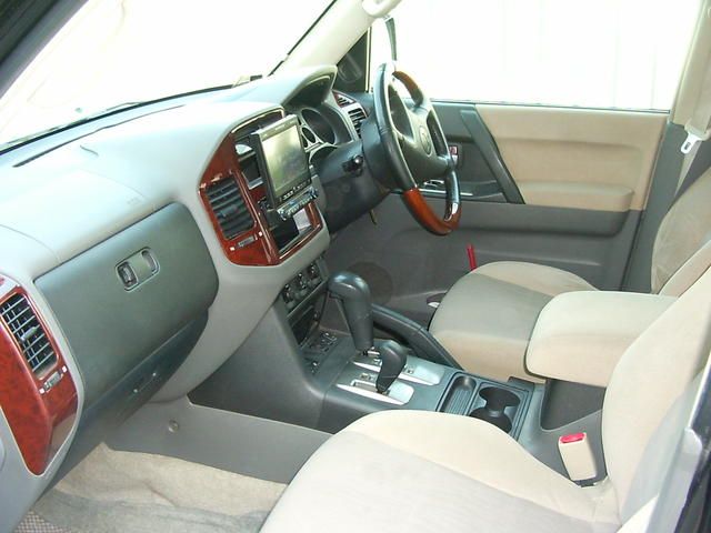 2002 Mitsubishi Pajero