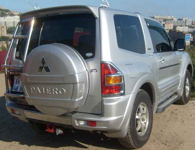 2002 Mitsubishi Pajero