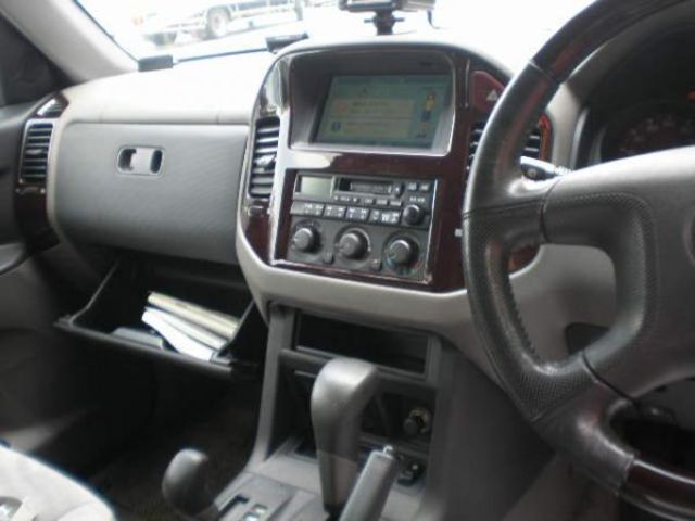 2002 Mitsubishi Pajero