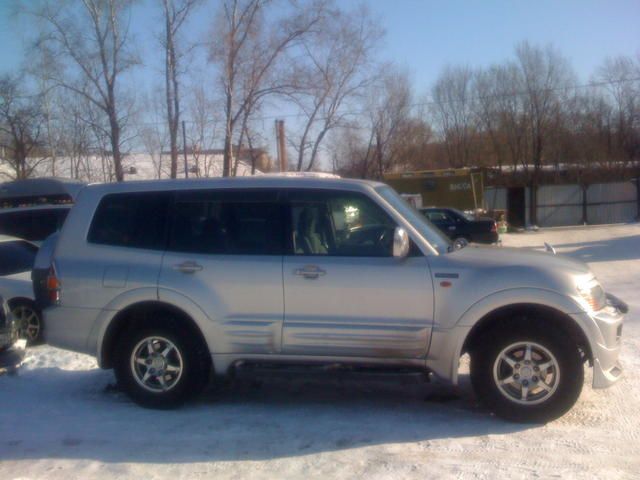 2002 Mitsubishi Pajero