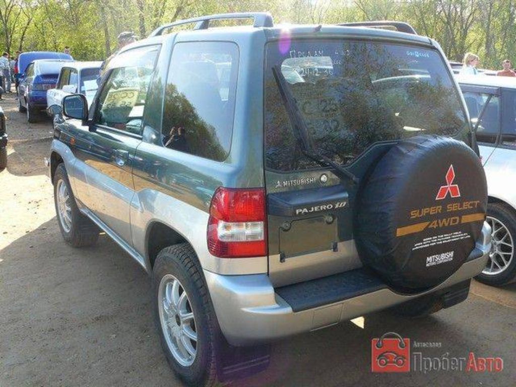 2002 Mitsubishi Pajero