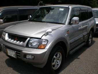 2002 Mitsubishi Pajero Pics