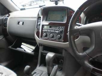2002 Mitsubishi Pajero Pictures