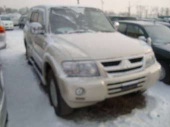 2002 Mitsubishi Pajero Pics