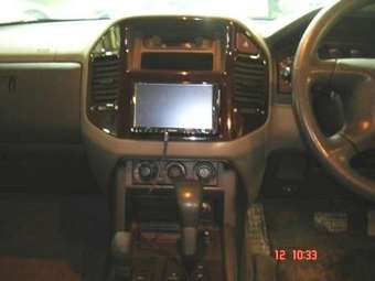 2002 Mitsubishi Pajero Pictures