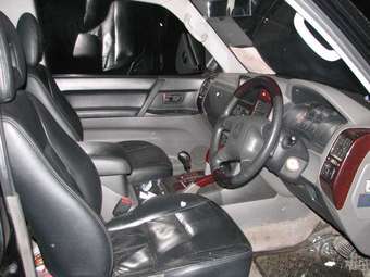 2002 Mitsubishi Pajero Pics